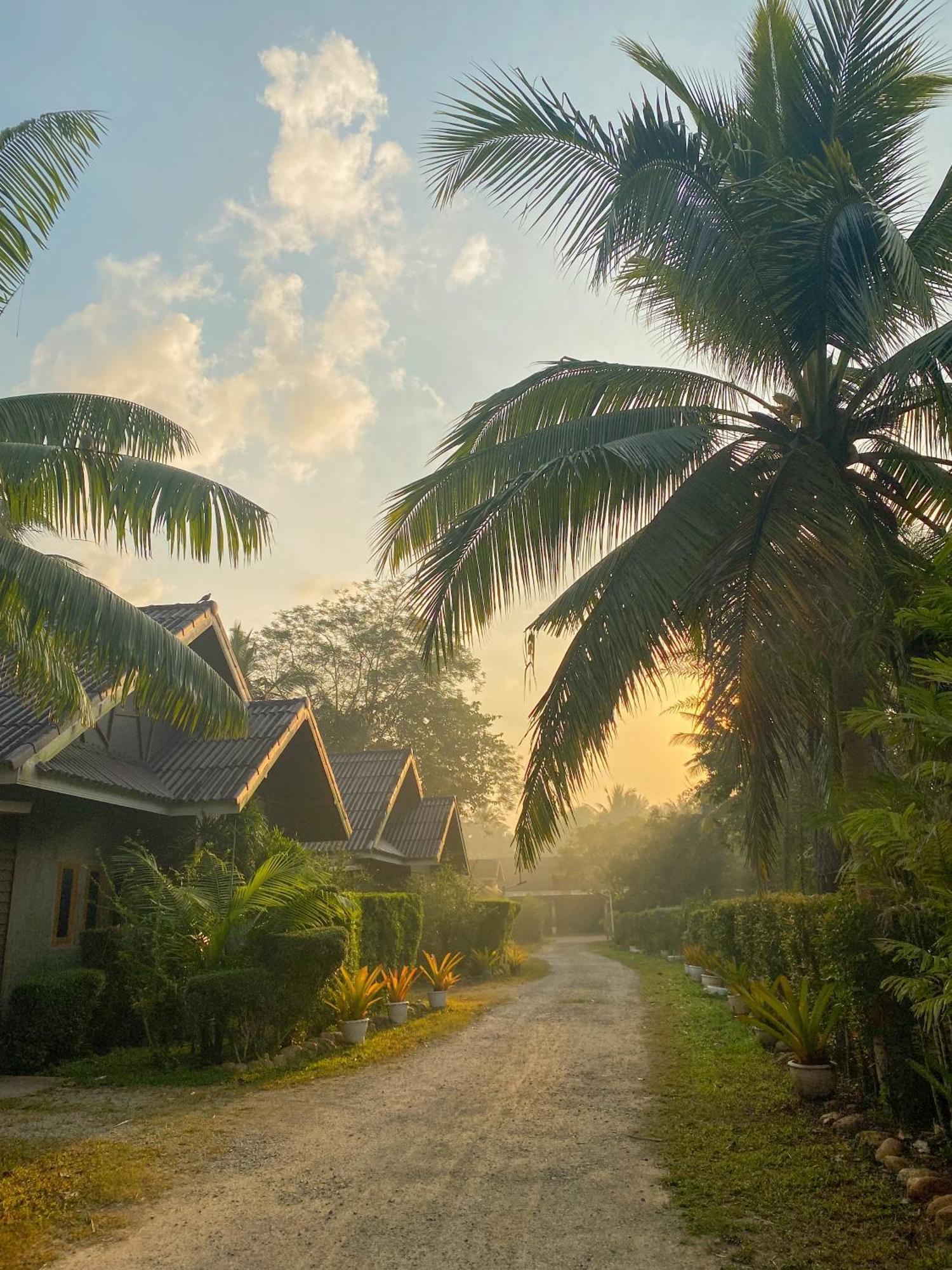 Villa Varich Chumpon Extérieur photo